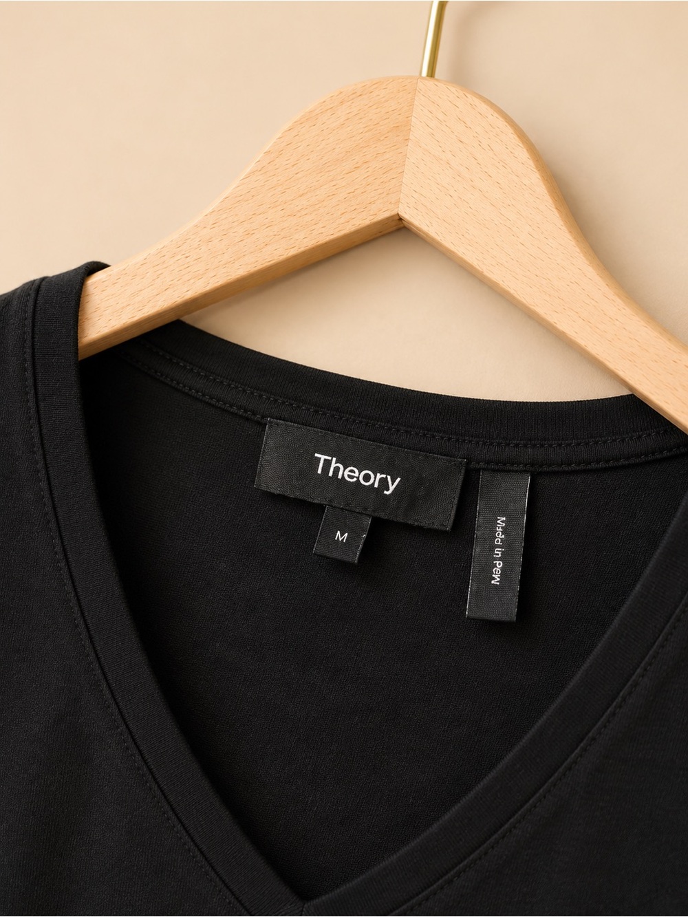 Theory Black V-Neck Top basics, high quality cotton -New without tags ✨✨